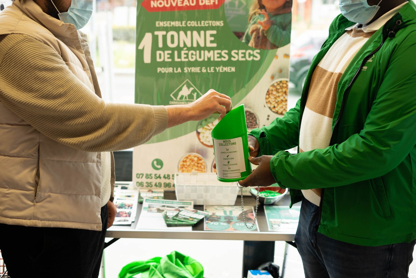 Collecte humanitaire de Caravanes Solidaires dans nos magasins partenaires